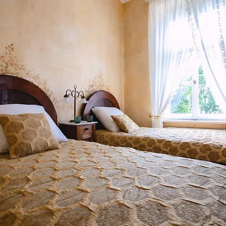 Dwor - House Of Rosenthal *