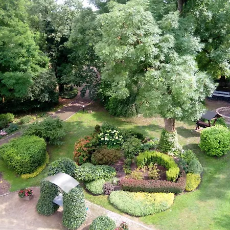 Dwor - House Of Rosenthal Vila *