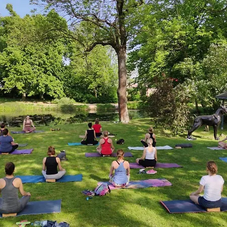 Dwor - House Of Rosenthal *