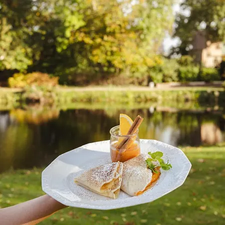 Vila Dwor - House Of Rosenthal Podstolice